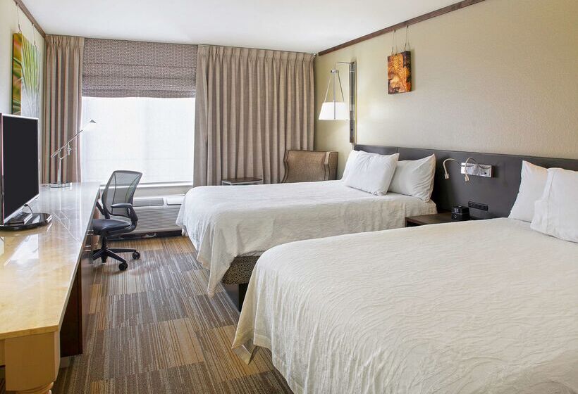 هتل Hilton Garden Inn Bentonville Rogers