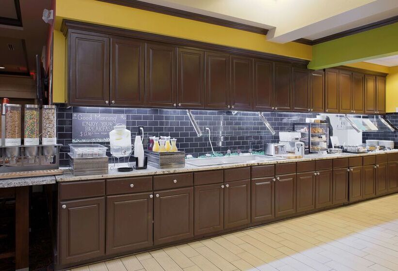 هتل Hilton Garden Inn Bentonville Rogers