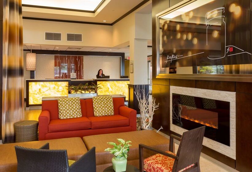 Отель Hilton Garden Inn Buffalo Airport