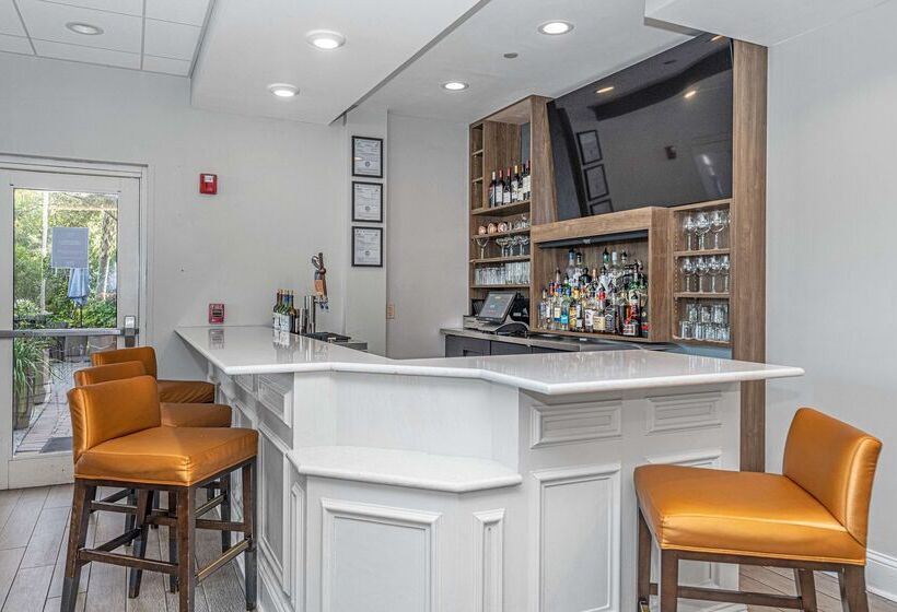 בית מלון כפרי Hilton Garden Inn Charleston Airport