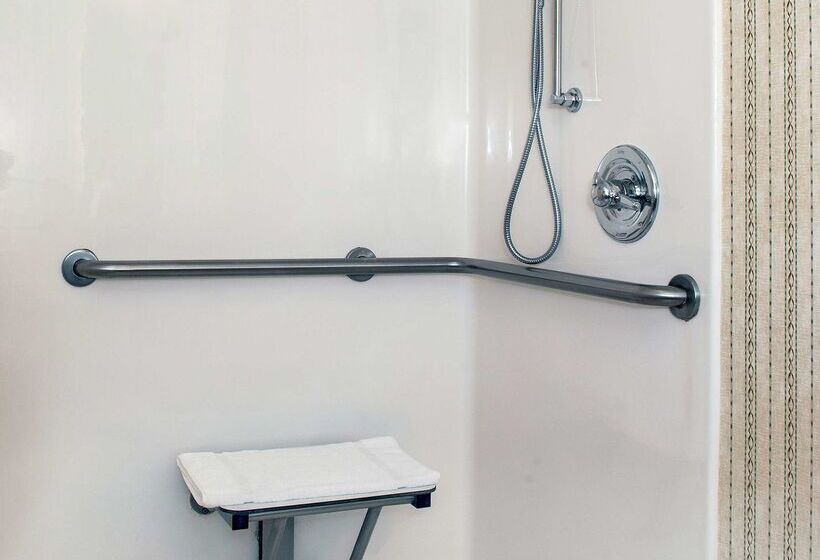 בית מלון כפרי Hilton Garden Inn Charlotte Pineville