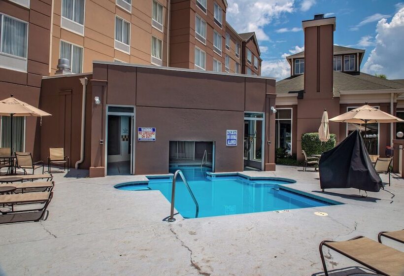 בית מלון כפרי Hilton Garden Inn Charlotte Pineville