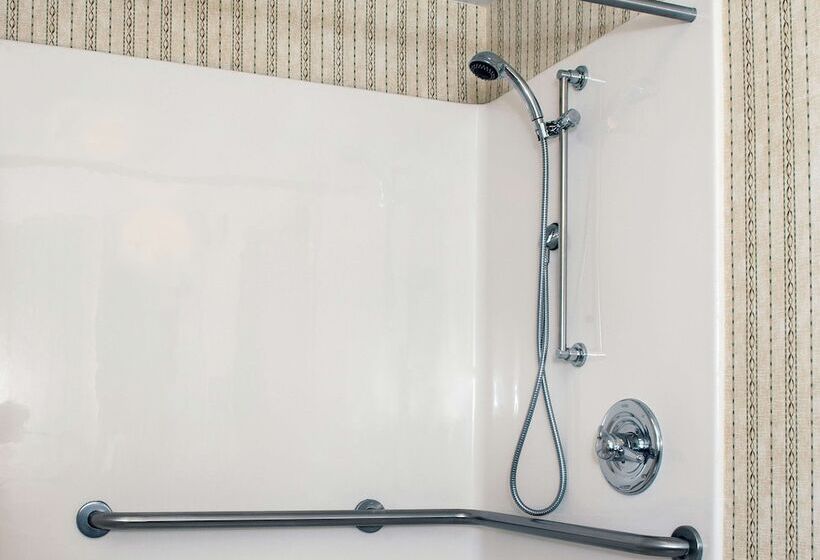 בית מלון כפרי Hilton Garden Inn Charlotte Pineville