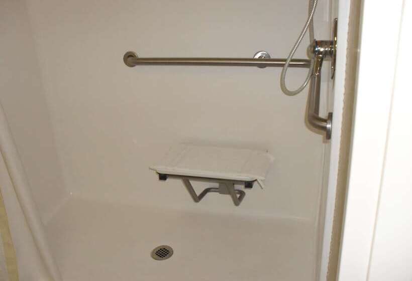 בית מלון כפרי Hilton Garden Inn Charlotte Pineville