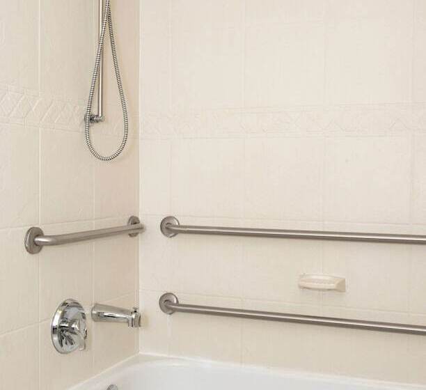 בית מלון כפרי Hilton Garden Inn Charlotte Pineville