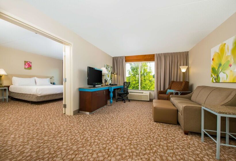 هتل Hilton Garden Inn Charlottesville