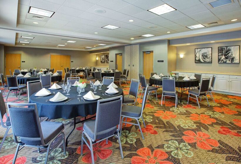 בית מלון כפרי Hilton Garden Inn Chesterton