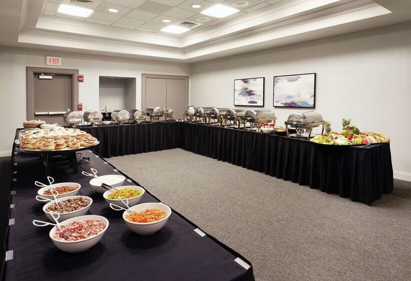 فندق Hilton Garden Inn Chicago North Shore / Evanston