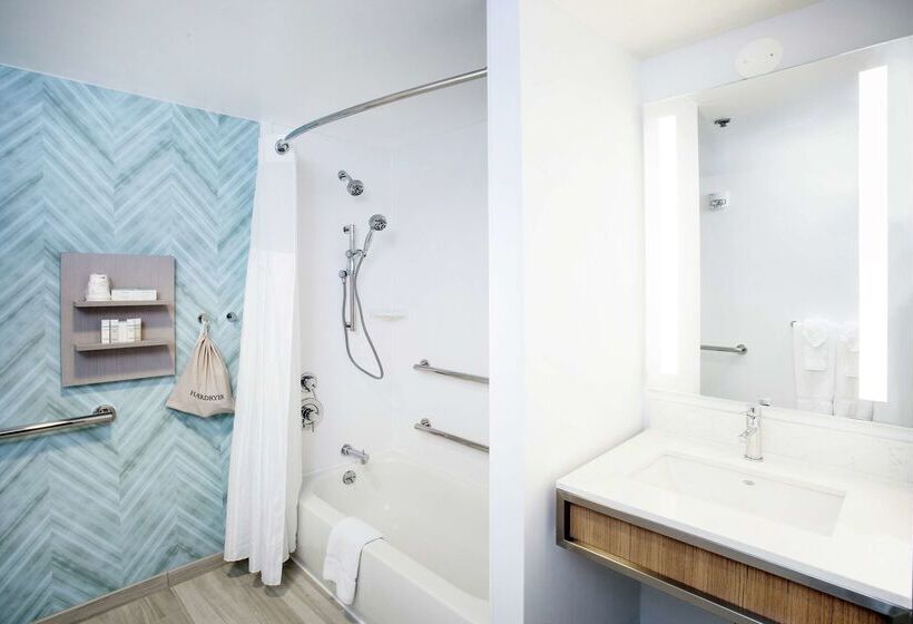 فندق Hilton Garden Inn Chicago North Shore / Evanston