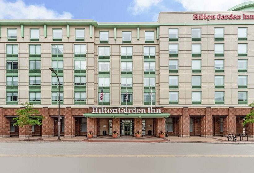 בית מלון כפרי Hilton Garden Inn Chicago North Shore / Evanston