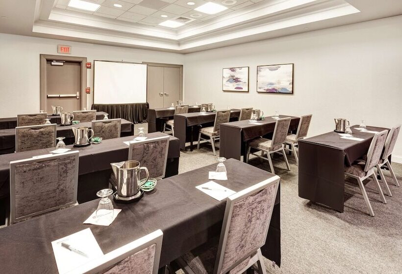 فندق Hilton Garden Inn Chicago North Shore / Evanston