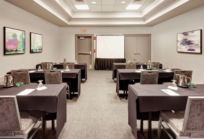 בית מלון כפרי Hilton Garden Inn Chicago North Shore / Evanston