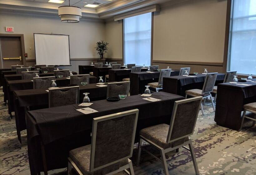 فندق Hilton Garden Inn Chicago North Shore / Evanston