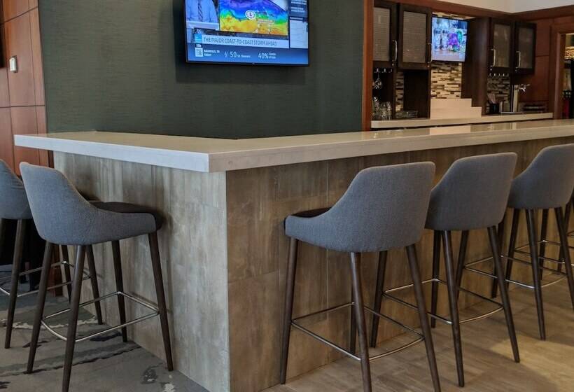 فندق Hilton Garden Inn Chicago North Shore / Evanston