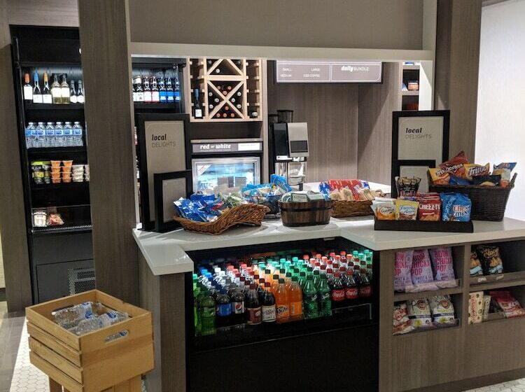 בית מלון כפרי Hilton Garden Inn Chicago North Shore / Evanston