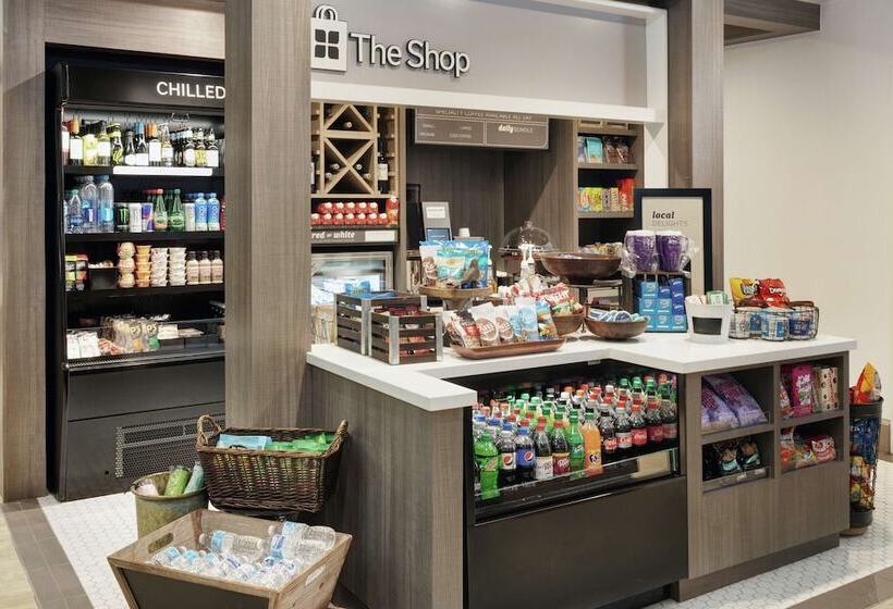 فندق Hilton Garden Inn Chicago North Shore / Evanston