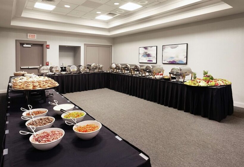 فندق Hilton Garden Inn Chicago North Shore / Evanston