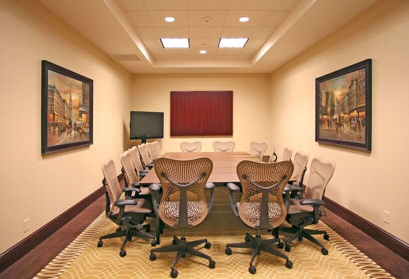 فندق Hilton Garden Inn Cincinnati Blue Ash