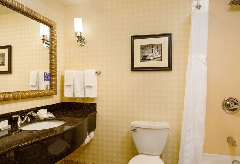 فندق Hilton Garden Inn Cincinnati Blue Ash