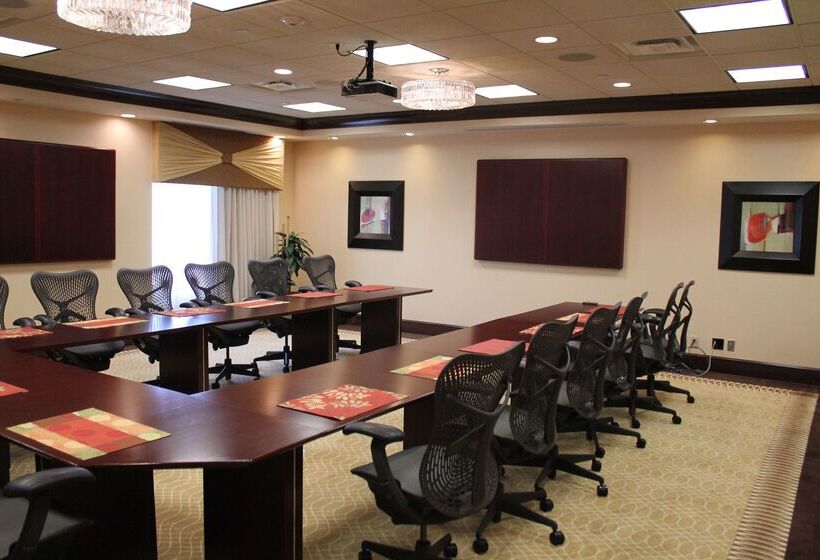 فندق Hilton Garden Inn Cincinnati Blue Ash