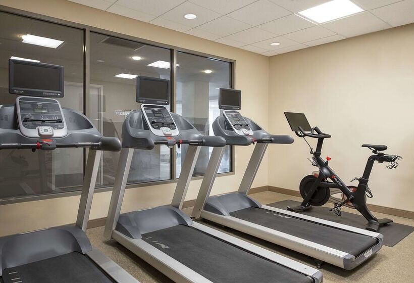 בית מלון כפרי Hilton Garden Inn Cleveland Downtown