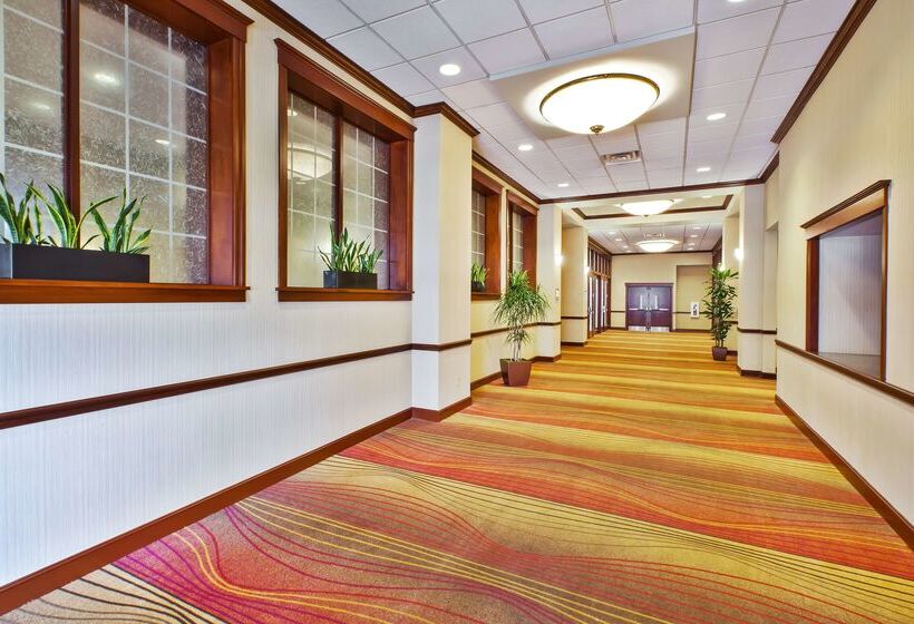 בית מלון כפרי Hilton Garden Inn Cleveland Downtown