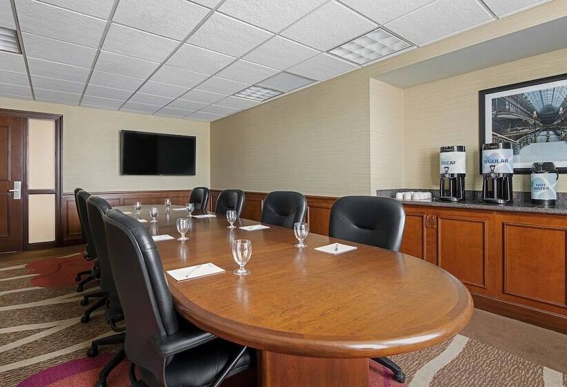 בית מלון כפרי Hilton Garden Inn Cleveland Downtown