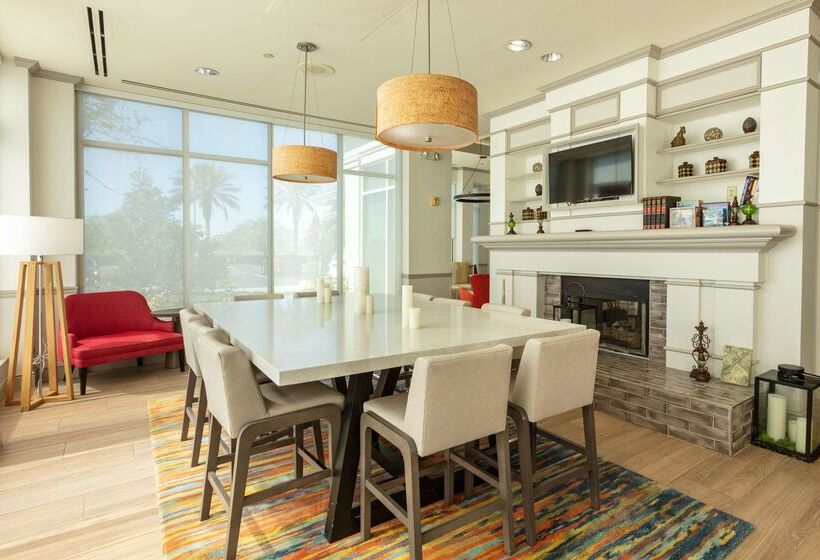 בית מלון כפרי Hilton Garden Inn Daytona Beach Airport