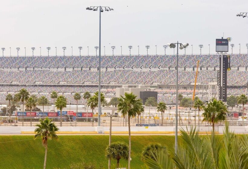 בית מלון כפרי Hilton Garden Inn Daytona Beach Airport