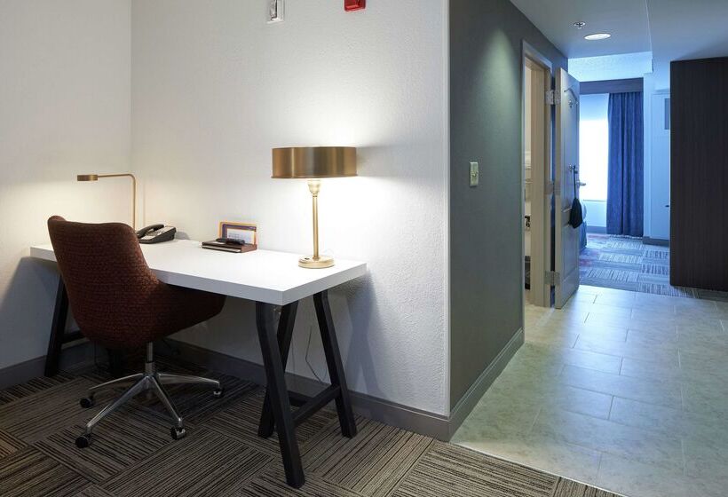 ホテル Hilton Garden Inn Evansville