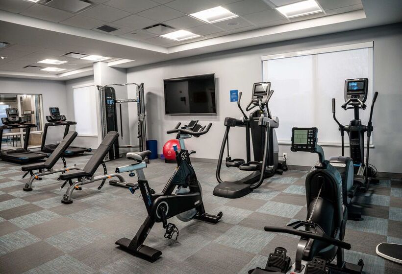 فندق Hilton Garden Inn Fayetteville Fort Liberty