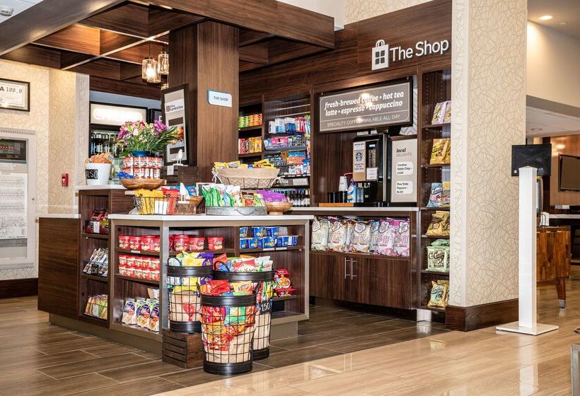 فندق Hilton Garden Inn Fayetteville Fort Liberty