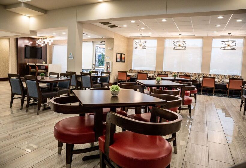 فندق Hilton Garden Inn Fayetteville Fort Liberty