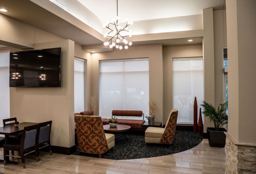 فندق Hilton Garden Inn Fayetteville Fort Liberty