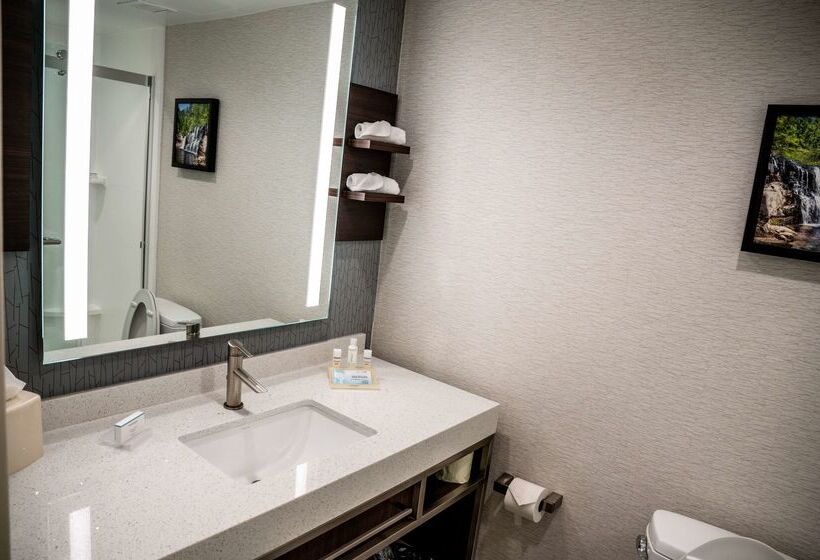 فندق Hilton Garden Inn Fayetteville Fort Liberty