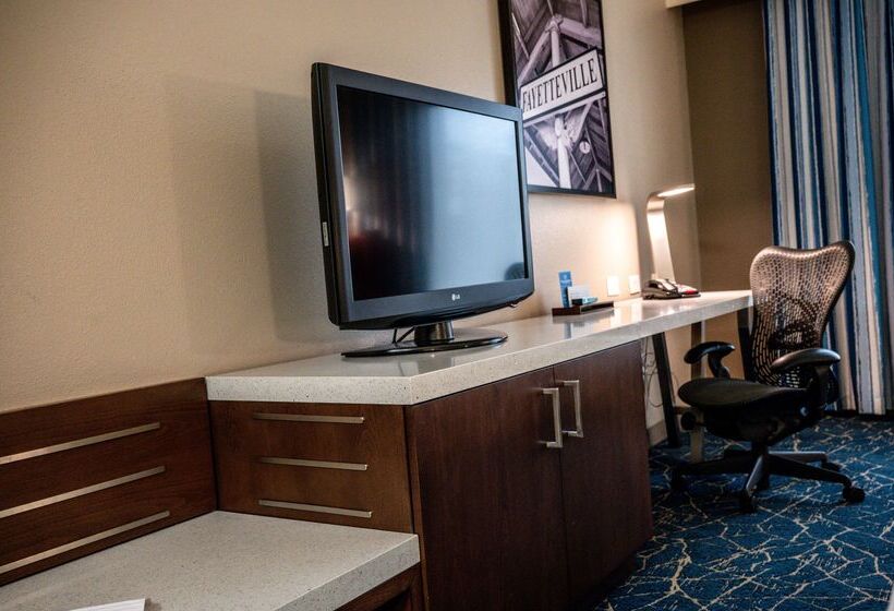 فندق Hilton Garden Inn Fayetteville Fort Liberty