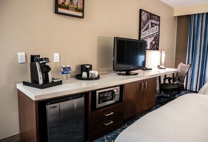 فندق Hilton Garden Inn Fayetteville Fort Liberty