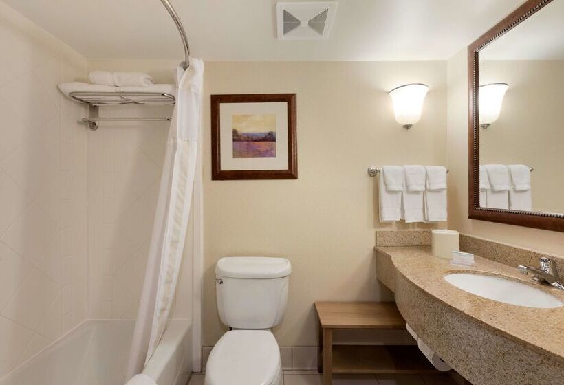 Отель Hilton Garden Inn Fredericksburg