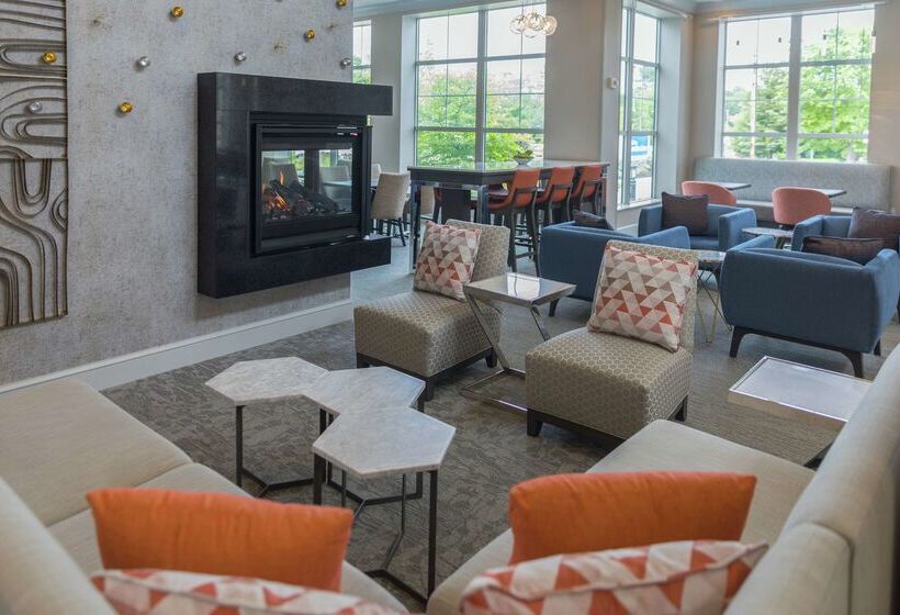 בית מלון כפרי Hilton Garden Inn Freeport Downtown