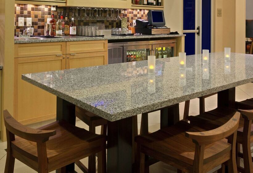 فندق Hilton Garden Inn Gainesville