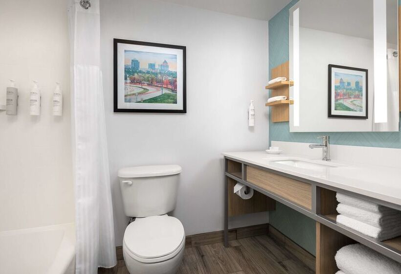 هتل Hilton Garden Inn Greensboro