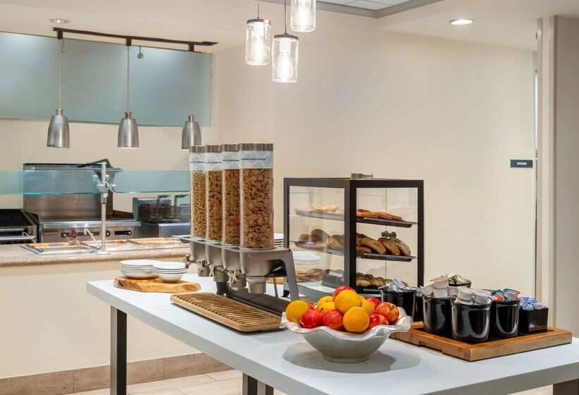 Отель Hilton Garden Inn Montgomery East