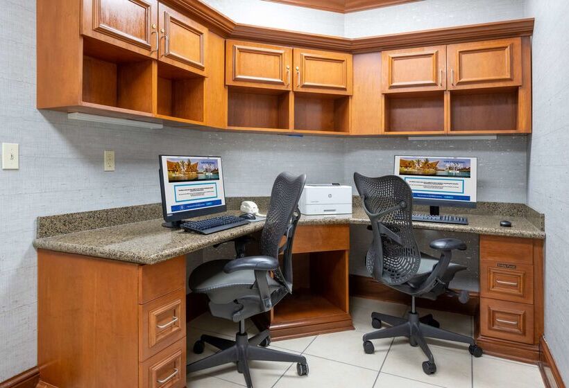 هتل Hilton Garden Inn Mystic/groton