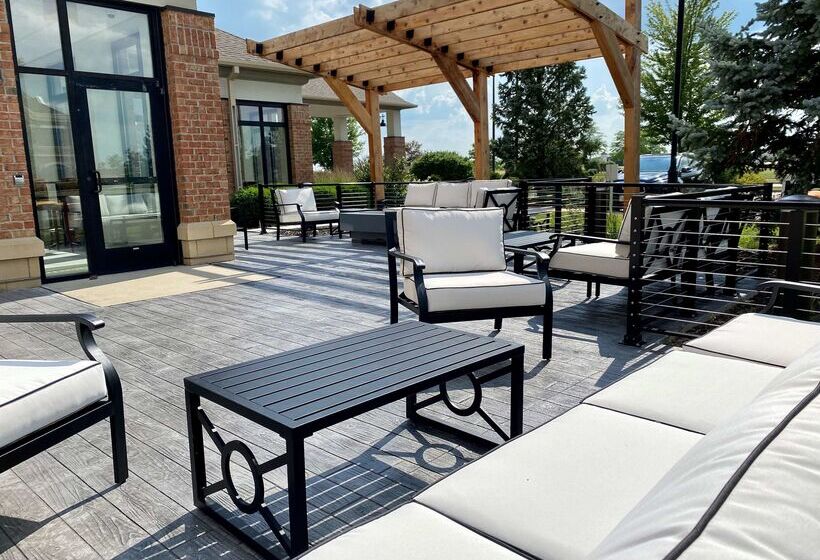 בית מלון כפרי Hilton Garden Inn Oconomowoc