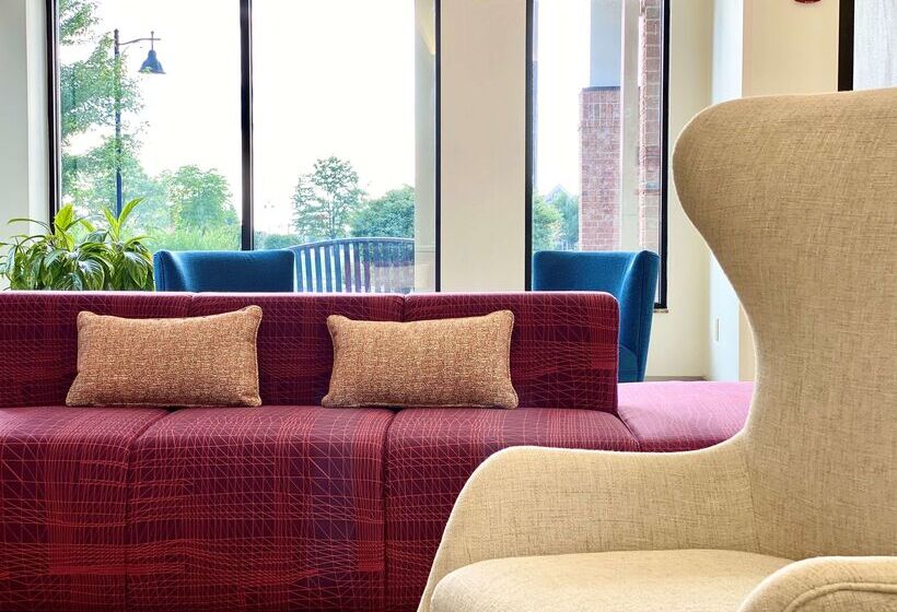 בית מלון כפרי Hilton Garden Inn Oconomowoc