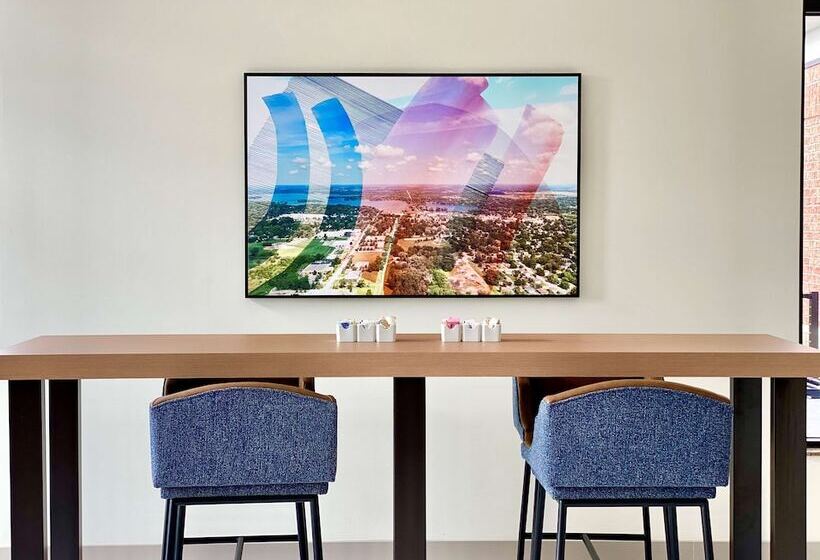 בית מלון כפרי Hilton Garden Inn Oconomowoc