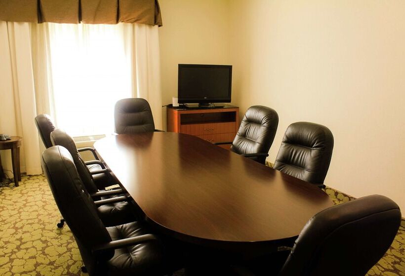 فندق Hilton Garden Inn Redding