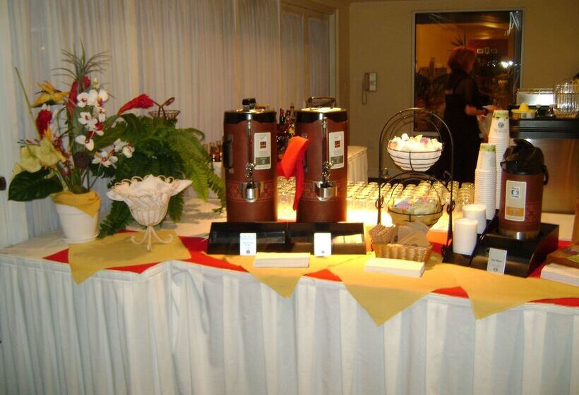 فندق Hilton Garden Inn Redding