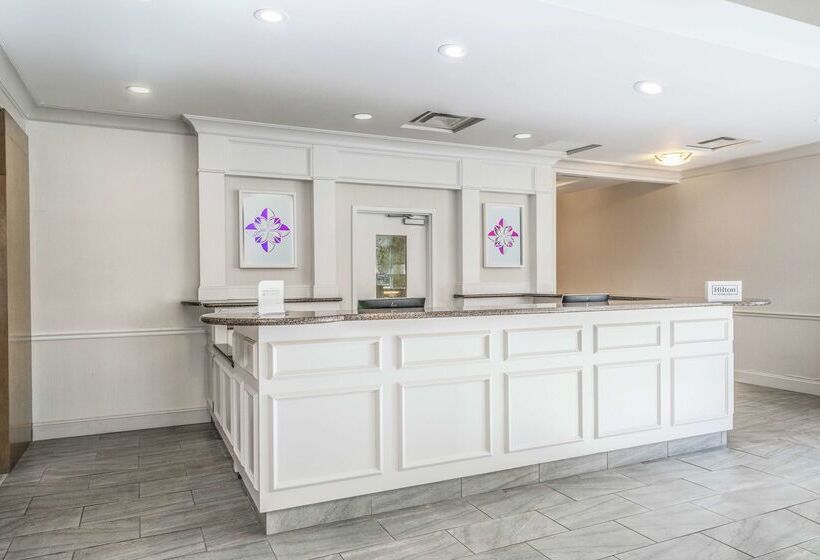 Отель Hilton Garden Inn Richmond Airport