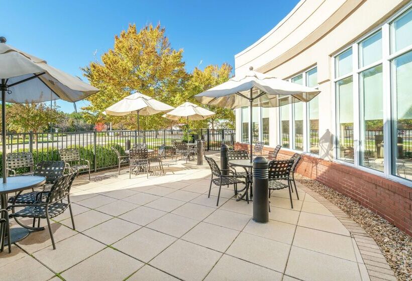 Отель Hilton Garden Inn Richmond Airport